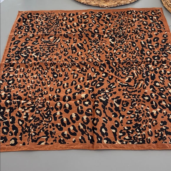 Madewell Leopard Print scarf cotton- Brown and Black - Picture 2 of 5